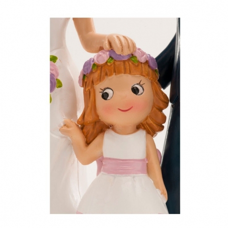 Figurine de mariés avec une fille pour un gâteau de mariage
