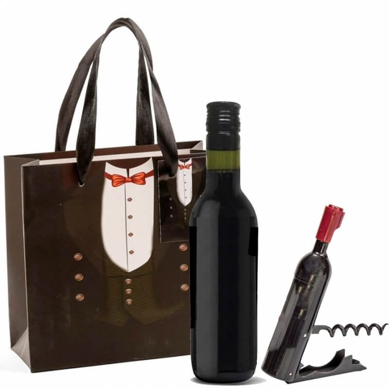 Cadeau de vin avec tire-bouchon dans un sac en carton