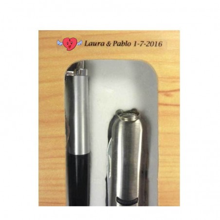 Couteau et stylo dans une boîte en bois personnalisée pour les mariages