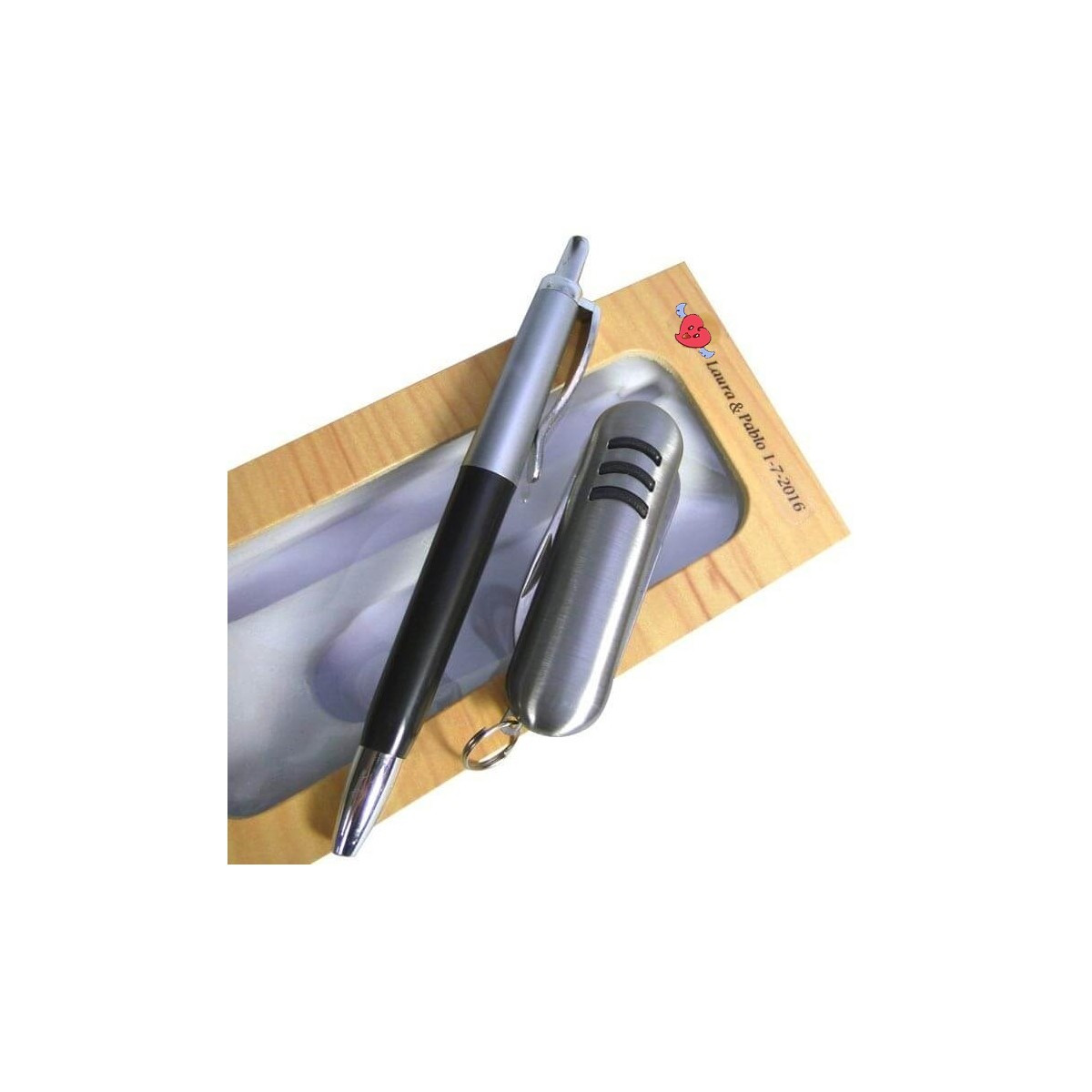 Couteau et stylo dans une boîte en bois personnalisée pour les mariages