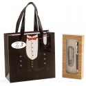 Couteau et stylo pour mariage présentés dans une boîte et un sac personnalisés