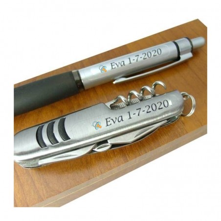 Couteau de poche et stylo personnalisés dans une boîte en bois pour cadeaux de baptême