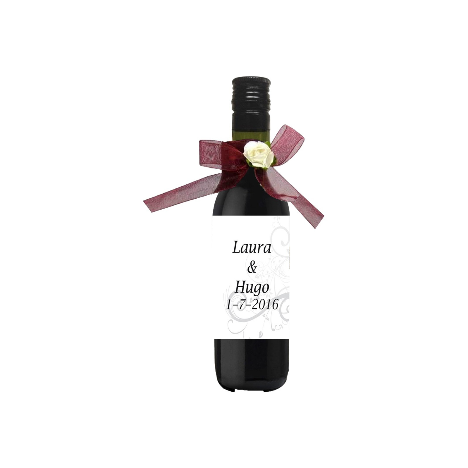 Vin personnalisé pour mariage décoré avec un ruban et une fleur