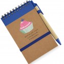 Cahier avec stylo et anniversaire adhésif