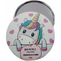 Porte-monnaie miroir et stylo rouge à lèvres dans un sac licorne