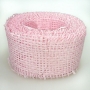 Rouleau de ruban en maille rose