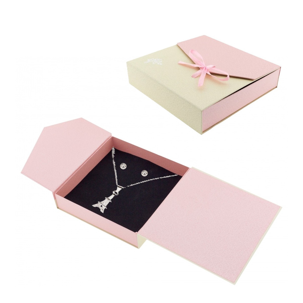Pendentif et boucles d oreilles dans une boîte cadeau avec autocollant personnalisé