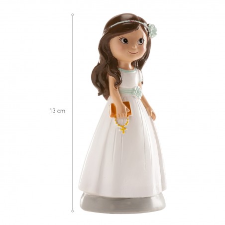Figurine de fille pour gâteau de communion avec robe blanche et chapelet.