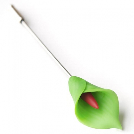 Épingles en fimo pour invitées de mariage