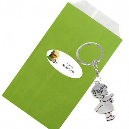 Porte clés de fille de communion dans une enveloppe verte personnalisée