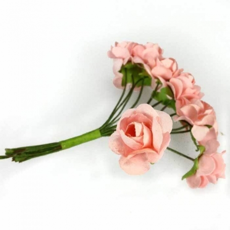 Fleurs en papier rose