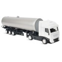 Réplique miniature d'un camion-citerne jouet avec des détails réalistes