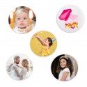 Badge personnalisé avec photo ou logo pour mariages, baptêmes, communions, anniversaires et entreprises.