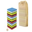 Jeu d\'adresse en bois coloré avec dés et sac de transport