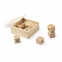 Jeu de morpion dans une boîte en bois, personnalisé avec un autocollant nominatif. Vous le méritez bien.