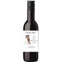 Vin avec autocollant personnalisé avec les noms des invités et des mariés pour les mariages