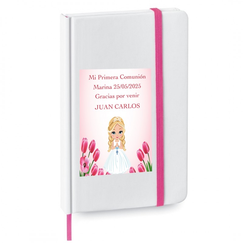 Carnet personnalisé avec le nom de l'invité et l'autocollant de première communion de la fille