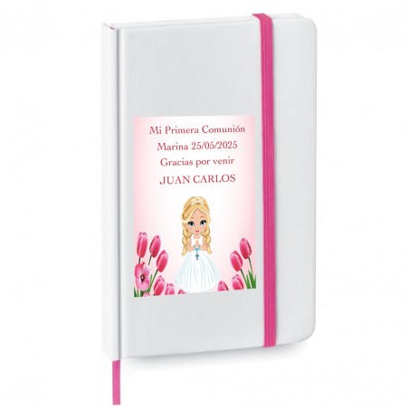 Carnet personnalisé avec le nom de l'invité et l'autocollant de première communion de la fille