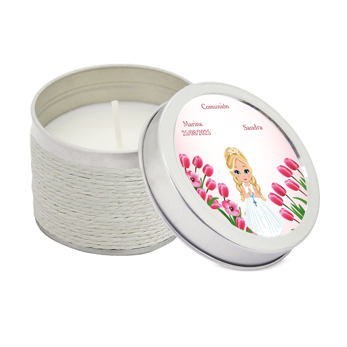 Bougie parfumée personnalisée avec un autocollant avec les noms des invités pour la communion