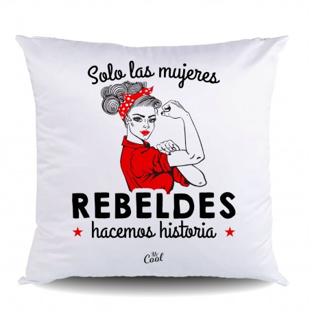 Coussin en polyester seules les femmes rebelles font l histoire
