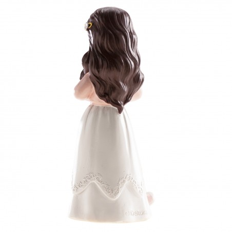 Figure de gâteau fille brune avec veste rose et baskets de sport