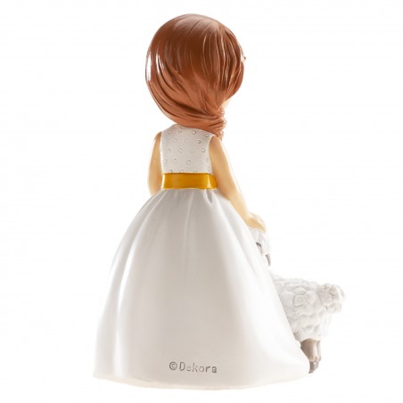 Figure de gâteau fille communion avec un mouton