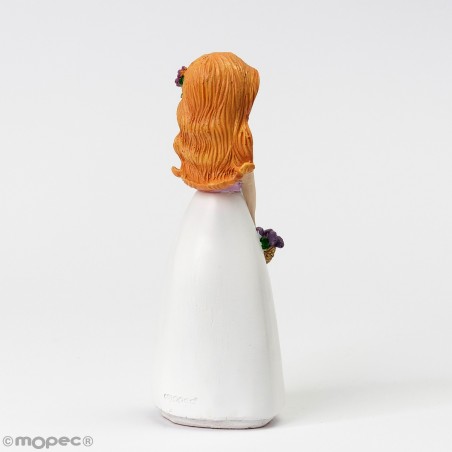 Figurine de gâteau fille communion avec panier de fleurs