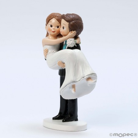 Figurine de gâteau de mariage marié dans les bras de la mariée