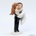Figurine pastel mariée dans les bras pop&fun 20x13 5cm
