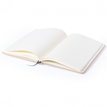 Carnet personnalisé avec le nom de l'invité et un stylo dans un sac en organza