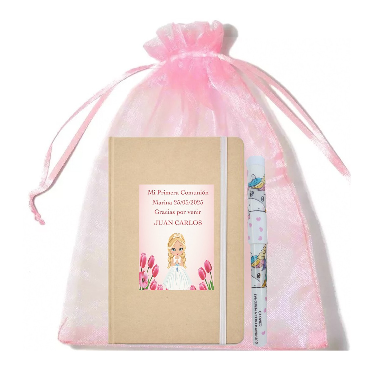 Carnet personnalisé avec le nom de l'invité et un stylo dans un sac en organza