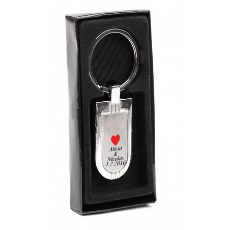 Porte clés personnalisé avec le nom des mariés et stylo avec couteau présenté dans un sac de mariage