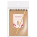 Carnet de notes avec les noms des invités dans un sac en organza personnalisé