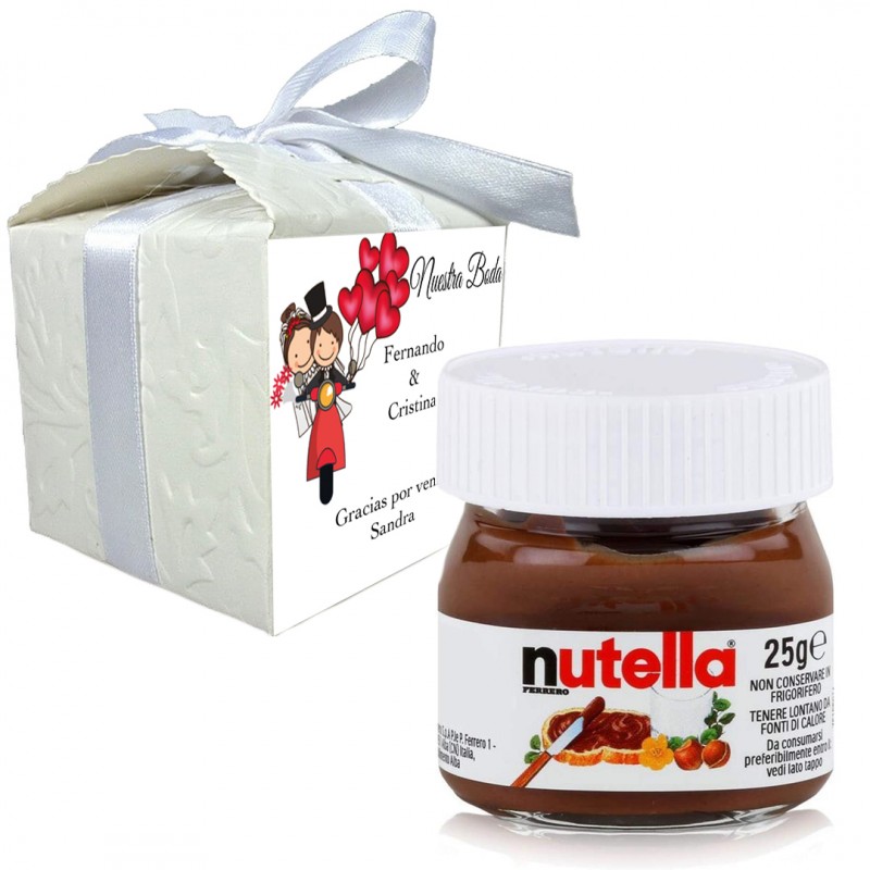 Nutella dans une boîte cadeau personnalisée avec le nom de l'invité et une phrase de remerciement Nutella dans une boîte cadeau personnalisée avec le nom de l'invité et une phrase de remerciement
