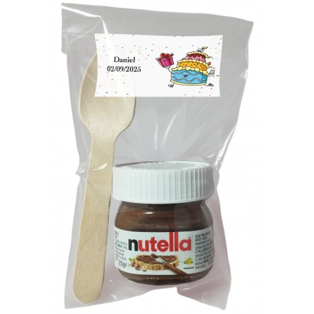 Nutella pour les anniversaires avec une cuillère dans un sachet transparent personnalisé avec un autocollant