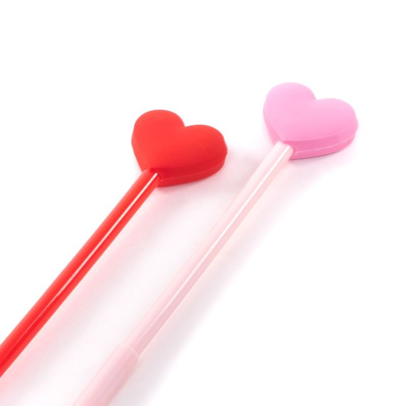 Stylo avec décoration en forme de cœur