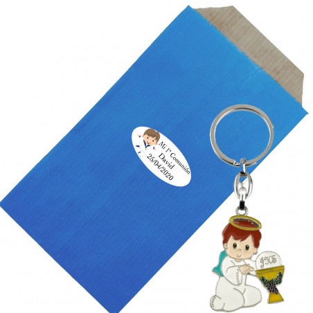 Porte-clés communion garçon dans une enveloppe kraft personnalisée avec adhésif
