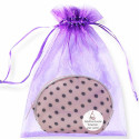 Porte-monnaie dans un sac en organza personnalisé avec autocollant idéal pour les clients de salons de coiffure et d'esthétique.