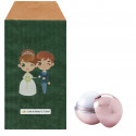 Baume à lèvres sphérique avec enveloppe kraft verte et autocollants de mariage personnalisés