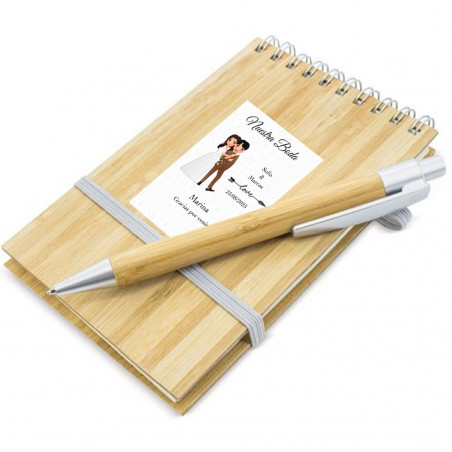 Carnet et stylo en bambou personnalisés avec nom de l invité et phrase de remerciement