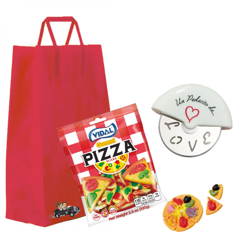 Coupe pizza original présenté dans un sac kraf avec des bonbons en forme de pizza