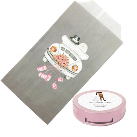 Gloss à lèvres crème présenté dans une enveloppe kraft et personnalisé avec un sticker de mariage