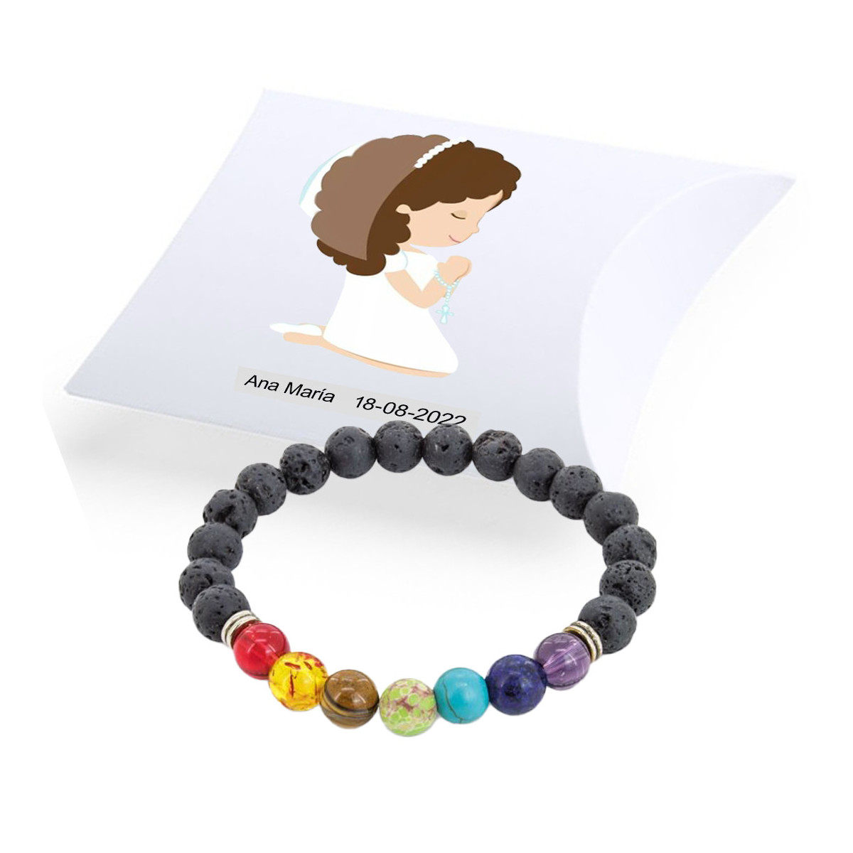 Bracelet 7 chakras en pierre volcanique dans une boîte blanche avec des autocollants pour un cadeau de communion personnalisé