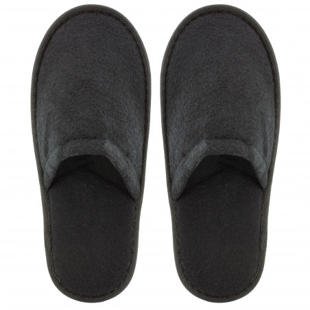 Baskets pour hommes noires dans un sac cadeau