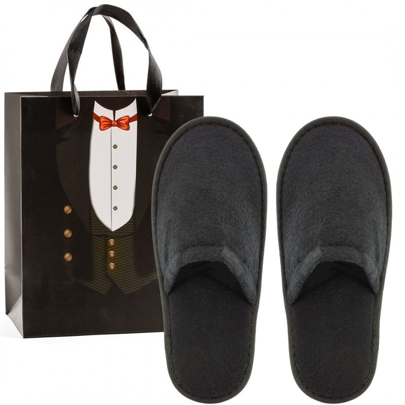 Baskets pour hommes noires dans un sac cadeau