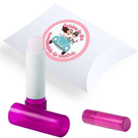Stick brillant à lèvres présenté dans une boîte avec un autocollant de mariage