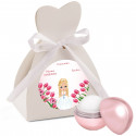 Boule de rouge à lèvres cacao dans une boîte personnalisée avec adhésif pour communion