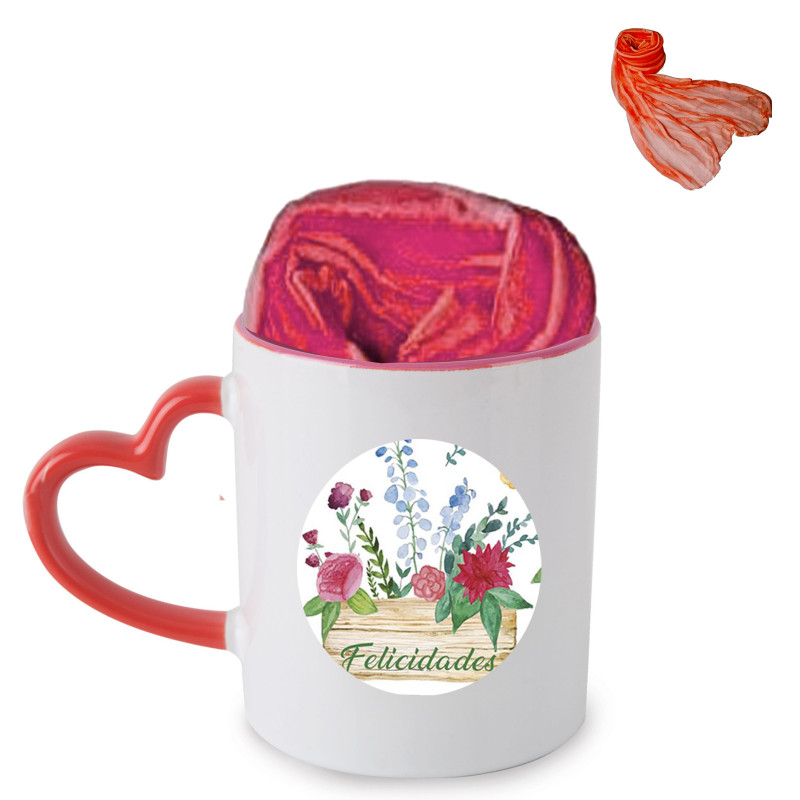 Mug avec anse coeur et foulard rouge à offrir