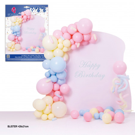 Ensemble organique de ballons pastel avec colonne de ballons.