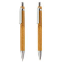 Crayon mécanique et stylo dans un ensemble en bois avec autocollants personnalisés comme cadeau de communion pour adolescents.